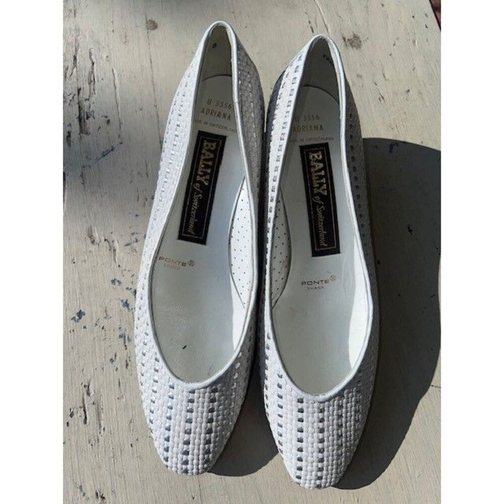 Bally of Switzerland U3556 “Adriana” White/Silver Heeled Loafers Wm’s Sz 8M